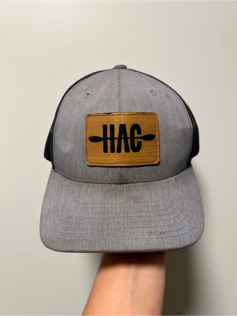 Gorpcore HAC paddle wood patch trucker hat • Gray & black mesh snapback